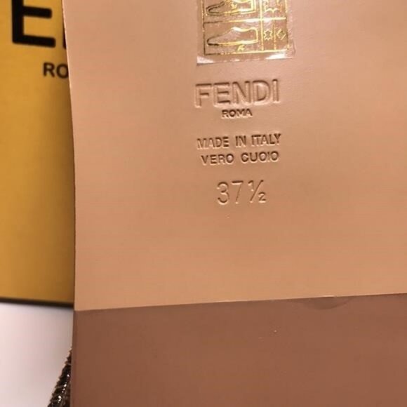 Fendi O’Lock Gladiator Flat Sandals | Metallic Nappa | Size 37.5 | New Authentic - Picture 5 of 9